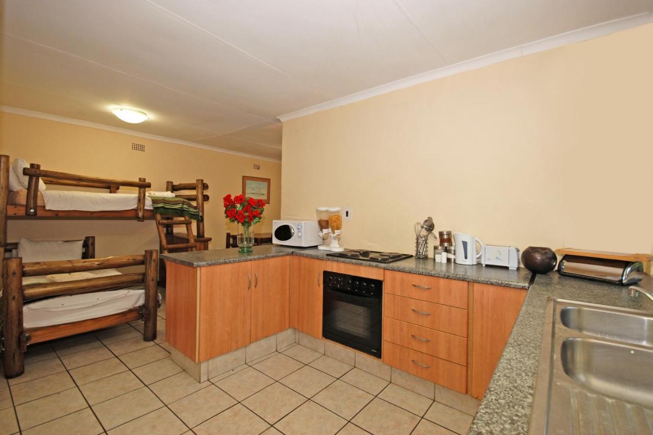 Hoopoe Haven Guest House Chartwell ภายนอก รูปภาพ