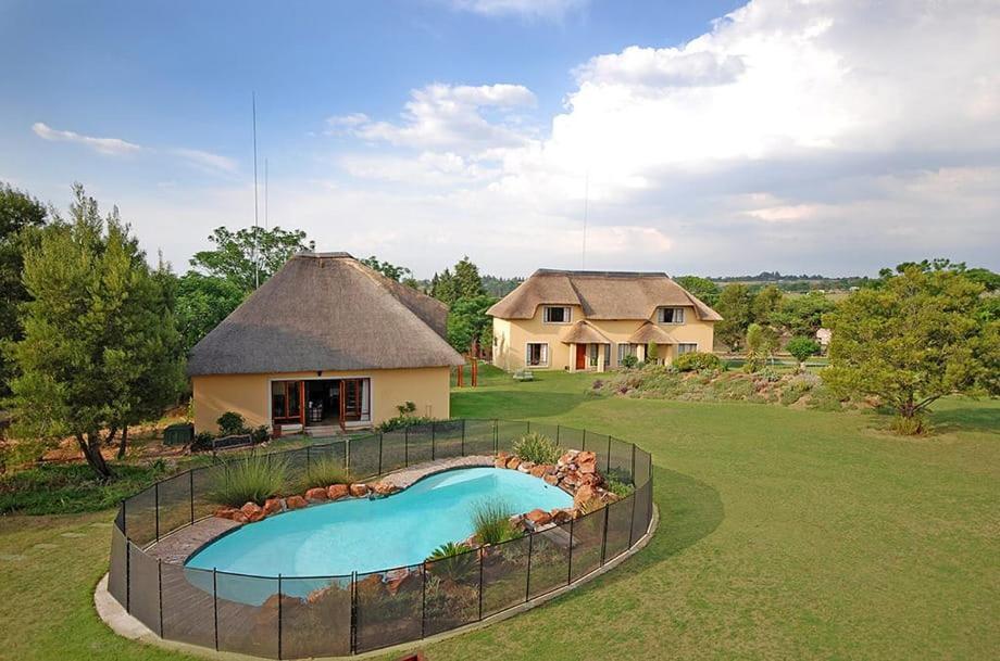 Hoopoe Haven Guest House Chartwell ภายนอก รูปภาพ