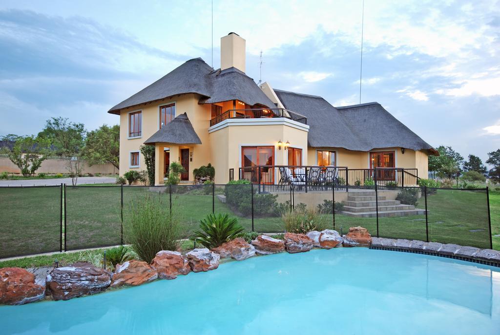 Hoopoe Haven Guest House Chartwell ภายนอก รูปภาพ