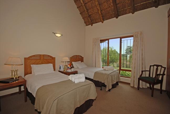 Hoopoe Haven Guest House Chartwell ภายนอก รูปภาพ