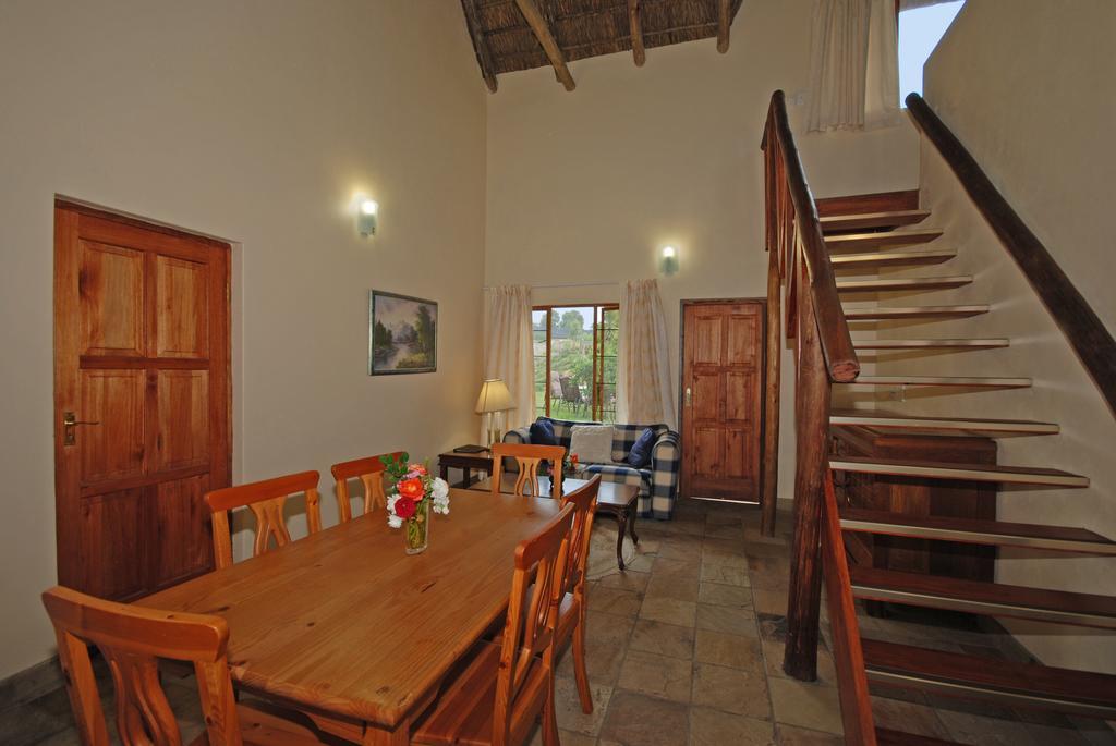 Hoopoe Haven Guest House Chartwell ภายนอก รูปภาพ